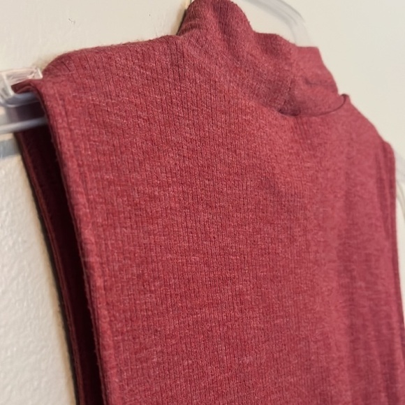 Forever 21 Sleeveless Mock Neck Mid Length Ribbed, Maroon, Size Medium - Picture 6 of 6